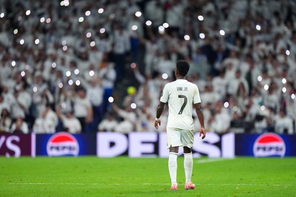 Vinicius Jr. 2 – 0&nbsp;Racistas